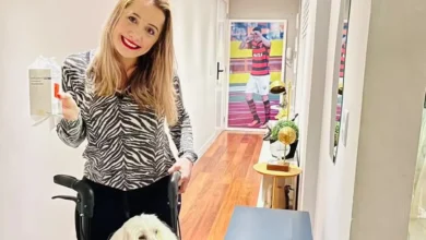 Luizi Sampaio, esposa de Júnior Viçosa, recebe medicamento para tratamento de doença rara