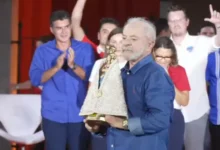 Lula defende Nossa Senhora Aparecida e ataca pastor Valadão em comício no Pará
