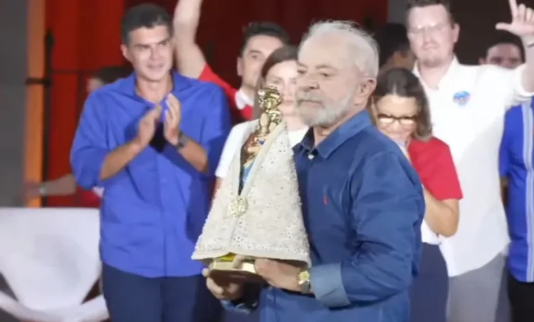 Lula defende Nossa Senhora Aparecida e ataca pastor Valadão em comício no Pará