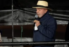 Lula defende voto feminino em candidatas de esquerda durante ato em Guarulhos
