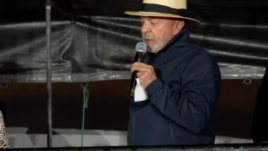 Lula defende voto feminino em candidatas de esquerda durante ato em Guarulhos