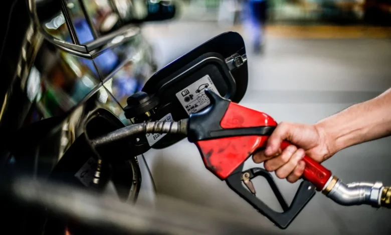 Lula estende por 30 dias subsídio de R$ 2,12 no diesel para frear alta dos preços
