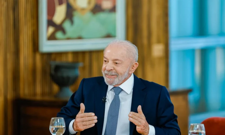 Lula minimiza preocupação com dívida pública e aposta no crescimento do PIB