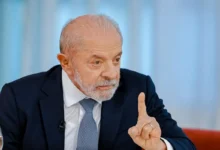 Lula opta por entrevista no Flow Podcast durante horário de debate na Globo