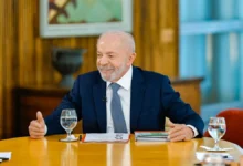 Lula opta por podcast e confirma ausência em debate da TV Globo
