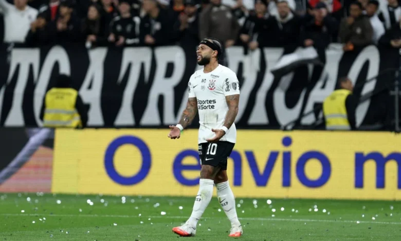 Memphis Depay assume responsabilidade após eliminação do Corinthians na Libertadores