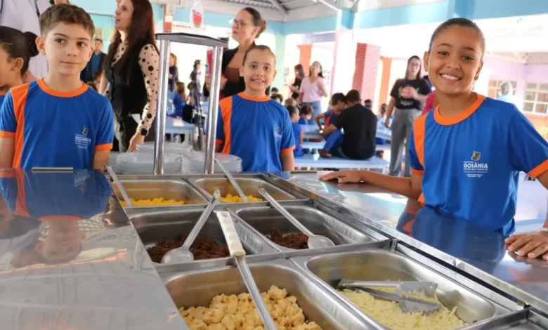 Merendeiras de Goiânia competem por prêmio de R$ 20 mil com receitas escolares