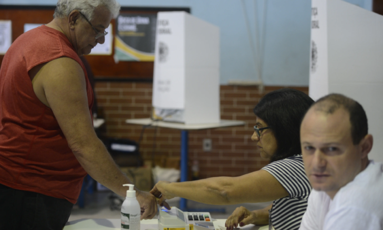Mesários nas Eleições de 2026 garantem direito a folgas e auxílio-alimentação