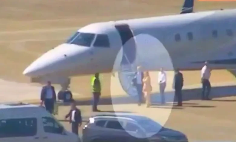 Moraes e esposa são vistos em aeronave ligada a empresário após contrato milionário