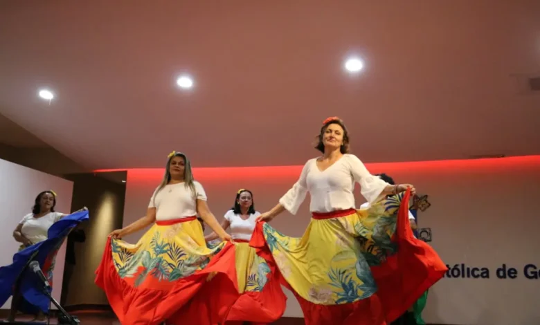 Mostra cultural destaca talentos e trajetórias de alunos da EJA em Goiânia
