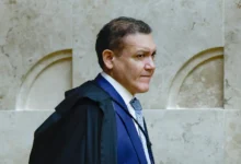 Nunes Marques determina suspensão de jingle da campanha de Lula contra Flávio Bolsonaro
