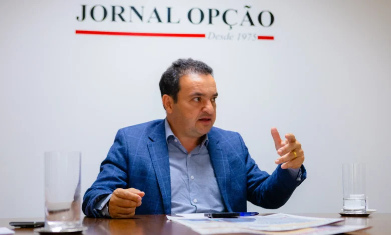 Pábio Mossoró projeta vitória de Daniel Vilela no primeiro turno em Goiás