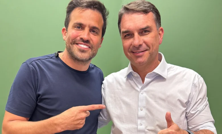 Pablo Marçal oficializa apoio à campanha presidencial de Flávio Bolsonaro