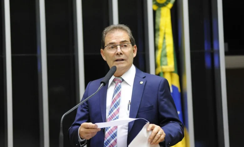 Paulinho da Força solicita ao STF afastamento de Nunes Marques e Mendonça em ações do TSE