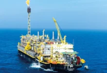 Petrobras enfrenta embate estratégico entre lucro acionário e interesse público