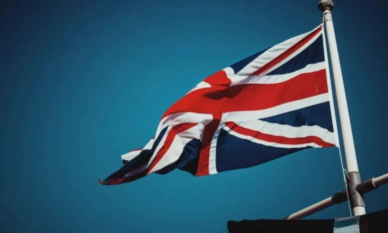 Polícia britânica detém cinco suspeitos de planejar ataque a base aérea usada pelos EUA