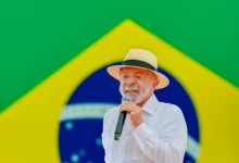 PT projeta segundo turno e aposta em desgaste de Flávio Bolsonaro na reta final