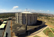 Resgate mobiliza equipes em altura na Catedral de Luziânia