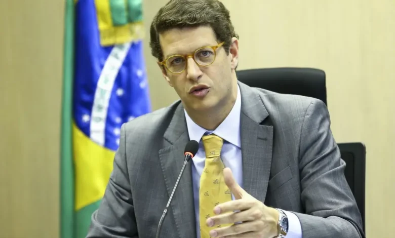 Ricardo Salles retira candidatura ao Senado por São Paulo e declara apoio a Derrite e Prado