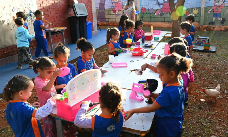 Servidores da educação em Goiânia garantem reajuste salarial escalonado até 2030