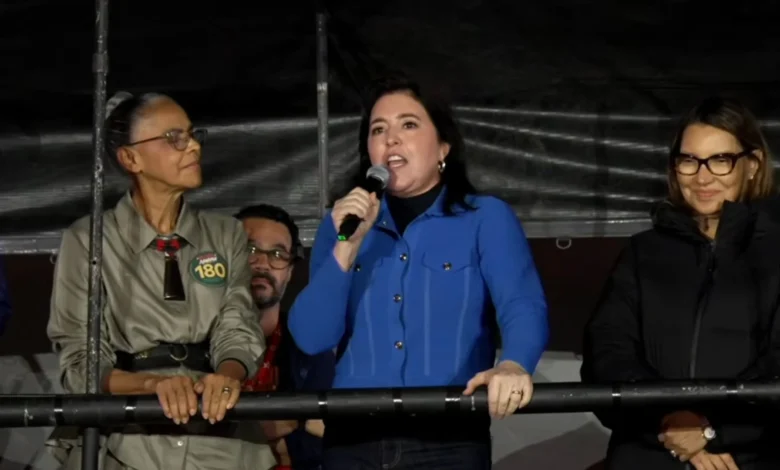 Simone Tebet cobra explicações de Flávio Bolsonaro sobre relação com Banco Master