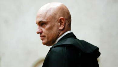 STF suspende julgamento envolvendo Alexandre de Moraes após pedido de vista de Flávio Dino