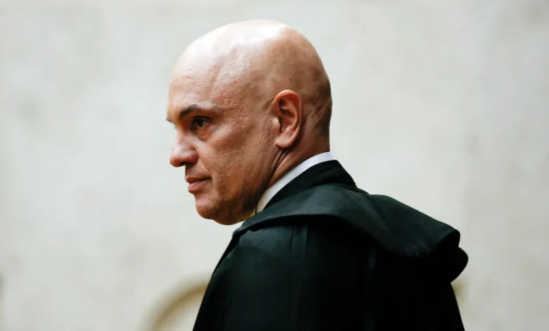 STF suspende julgamento envolvendo Alexandre de Moraes após pedido de vista de Flávio Dino