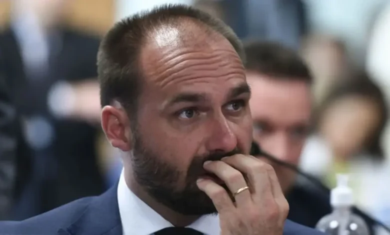 Supremo Tribunal Federal condena Eduardo Bolsonaro por difamação contra Tabata Amaral