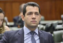 Thiago Albernaz rebate rumores sobre contato com presidência da Alego após vacância