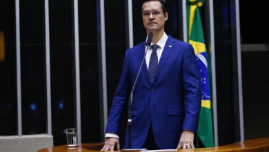 TSE barra candidatura de Deltan Dallagnol ao Senado até análise de recurso