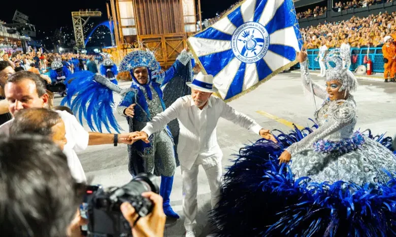 TSE investiga Lula por suposto abuso de poder em desfile de escola de samba no Rio