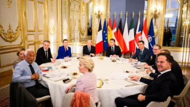 União Europeia retira sanções de dois oligarcas russos em acordo polêmico