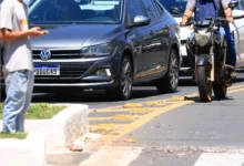 Uso de celular ao volante eleva riscos de acidentes e compromete a segurança viária