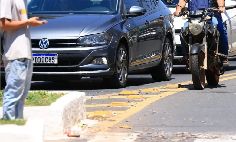 Uso de celular ao volante eleva riscos de acidentes e compromete a segurança viária