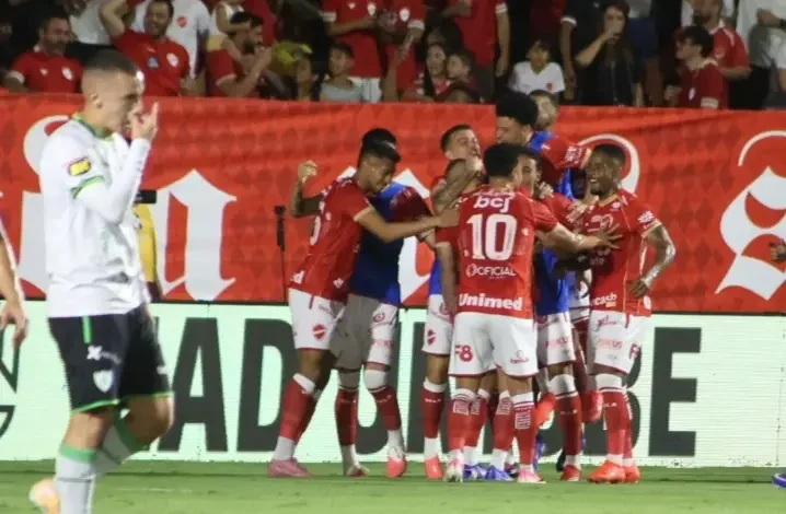 Vila Nova assume liderança da Série B após vitória sobre o América-mg