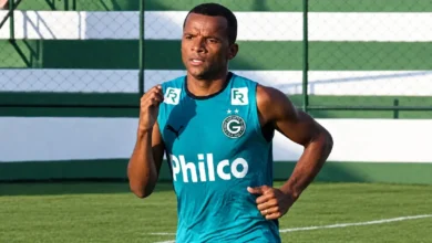 Vitor inicia trajetória como treinador no sub-20 do Goiânia