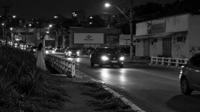 A lenda urbana da mulher de branco que aterrorizava motoristas no setor Fama