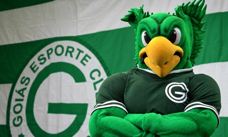 A trajetória do periquito como símbolo oficial do Goiás Esporte Clube