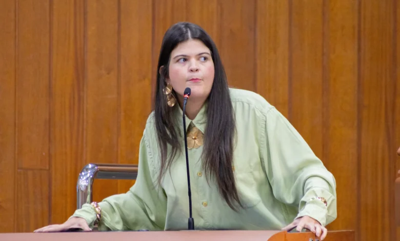 Aava Santiago enfrenta risco de perda de mandato na Câmara de Goiânia
