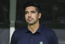 Abel Ferreira adota cautela com retorno de Paulinho ao Palmeiras