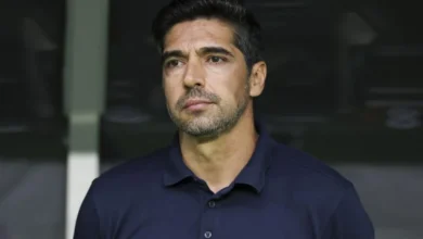 Abel Ferreira adota cautela com retorno de Paulinho ao Palmeiras