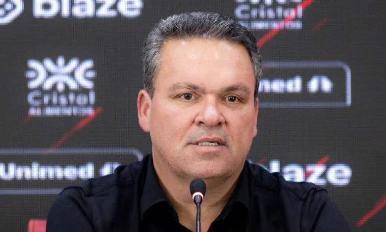 Adson prega cautela no Atlético e descarta euforia na reta final da Série B