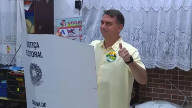 Ajuste fiscal de Flávio Bolsonaro enfrenta questionamentos sobre viabilidade econômica