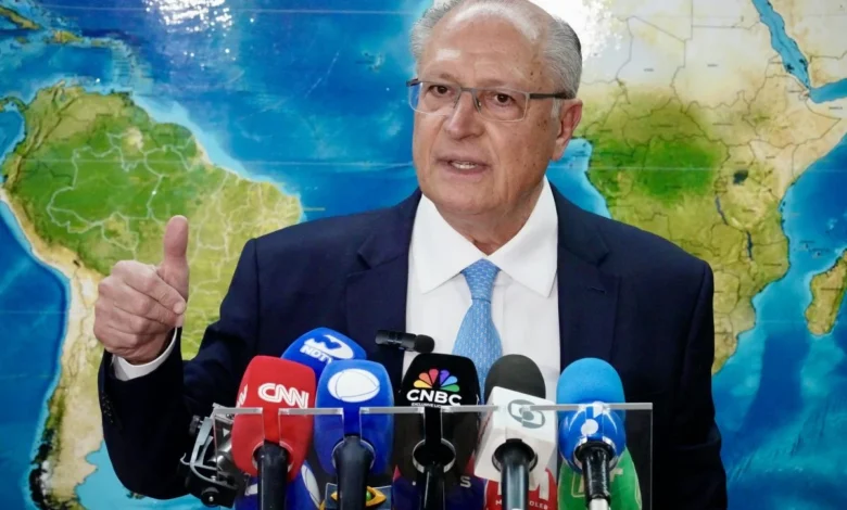 Alckmin cobra Flávio Bolsonaro sobre plano de corte de gastos