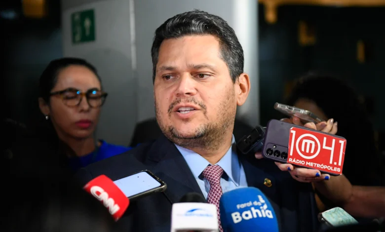 Alcolumbre adia votação da PEC da Segurança Pública para evitar conflitos eleitorais