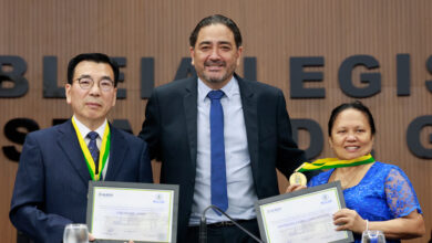 Alego homenageia mestres de artes marciais em sessão proposta por Talles Barreto com Chung Sik Yong