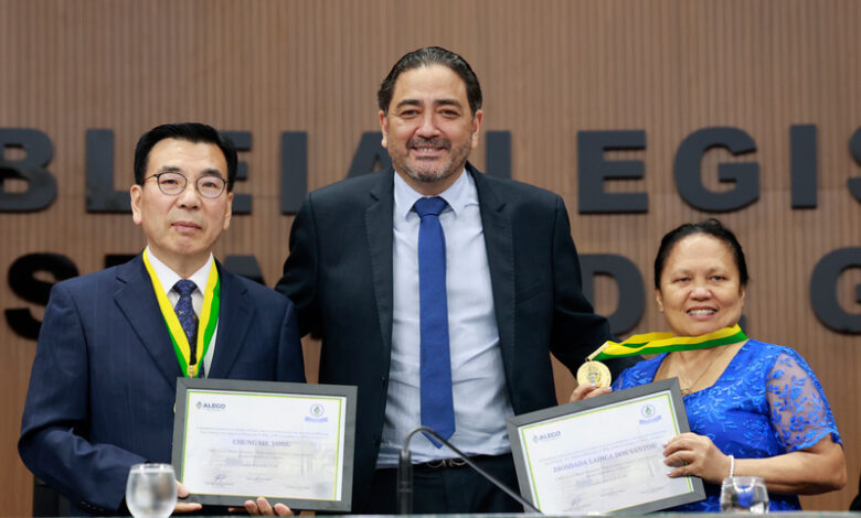 Alego homenageia mestres de artes marciais em sessão proposta por Talles Barreto com Chung Sik Yong