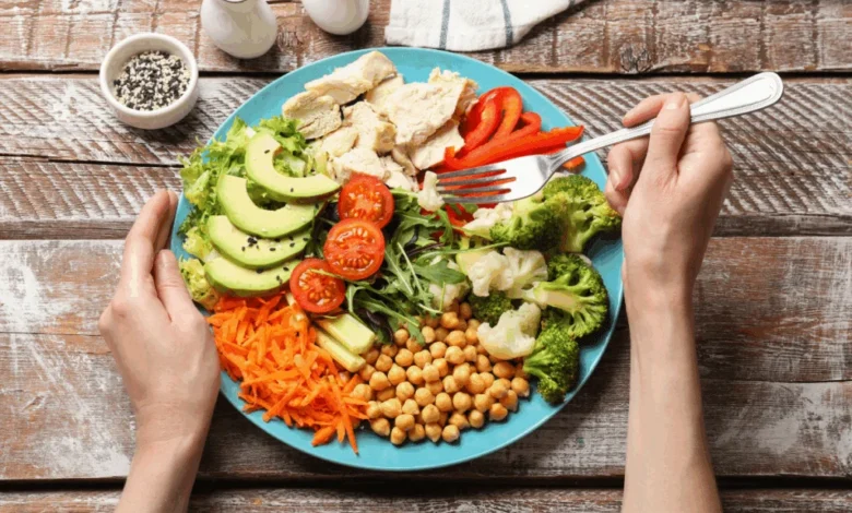 Alimentação noturna para quem treina: como equilibrar performance e sono