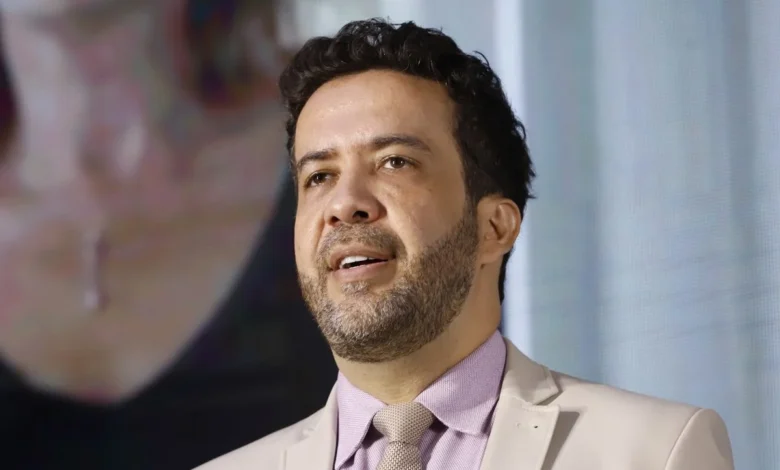 André Janones aposta na mobilização digital para garantir a reeleição de Lula