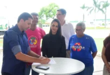 Aparecida de Goiânia recebe caminhão para fortalecer cooperativas de reciclagem